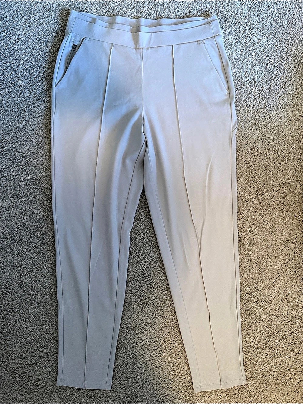 Athleta Venice Pintuck Pant Straight Leg Pants in White Size Medium Like New